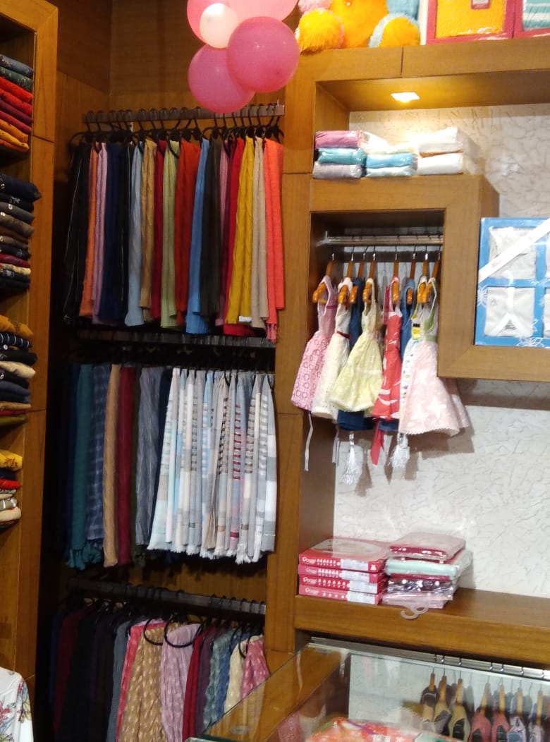 Lillie & Lee-Dress To Impress