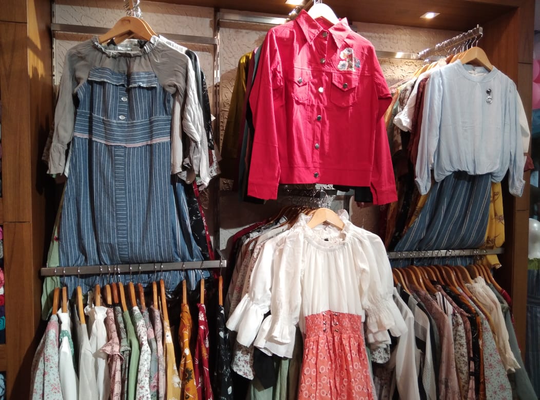 Lillie & Lee-Dress To Impress